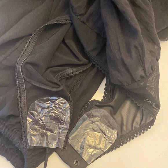 Free People Intimates Bodysuit Black Off Shoulder Long Puff Sleeve Shirt XS NWT - Picture 14 of 14